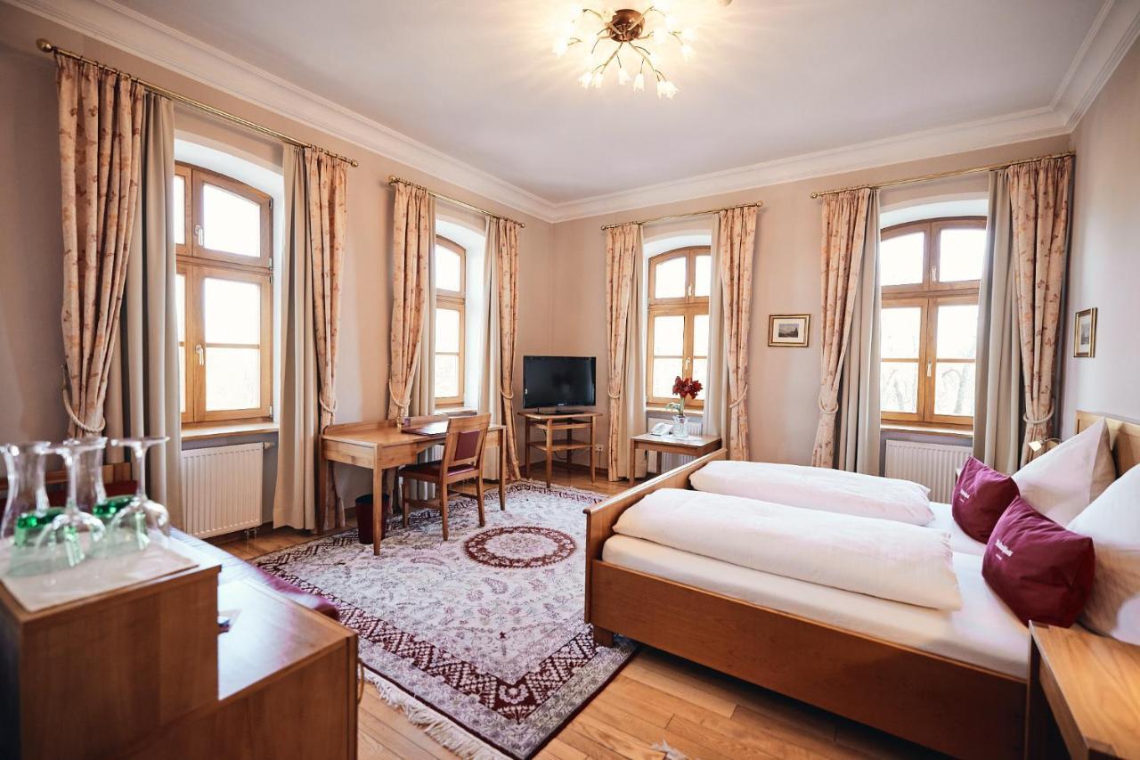 Hotel & Restaurant Waldschloss Пасау Екстериор снимка
