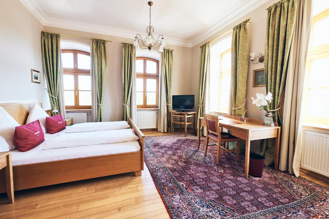 Hotel & Restaurant Waldschloss Пасау Екстериор снимка