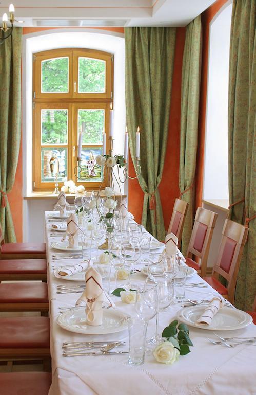 Hotel & Restaurant Waldschloss Пасау Екстериор снимка